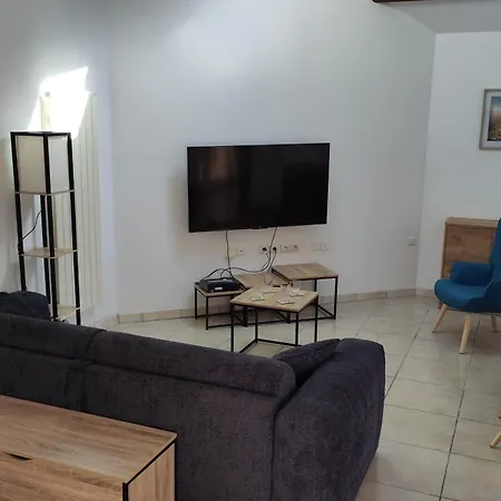 Bright House With Terrace And Garden - Caen Feriehus