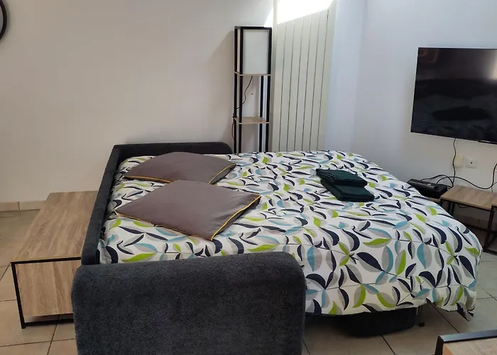 Bright House With Terrace And Garden - Caen *