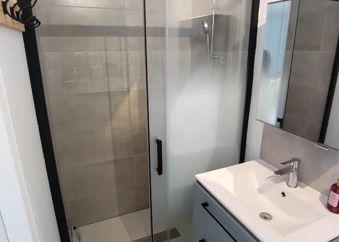 Feriehus Bright House With Terrace And Garden - Caen Hérouville-Saint-Clair